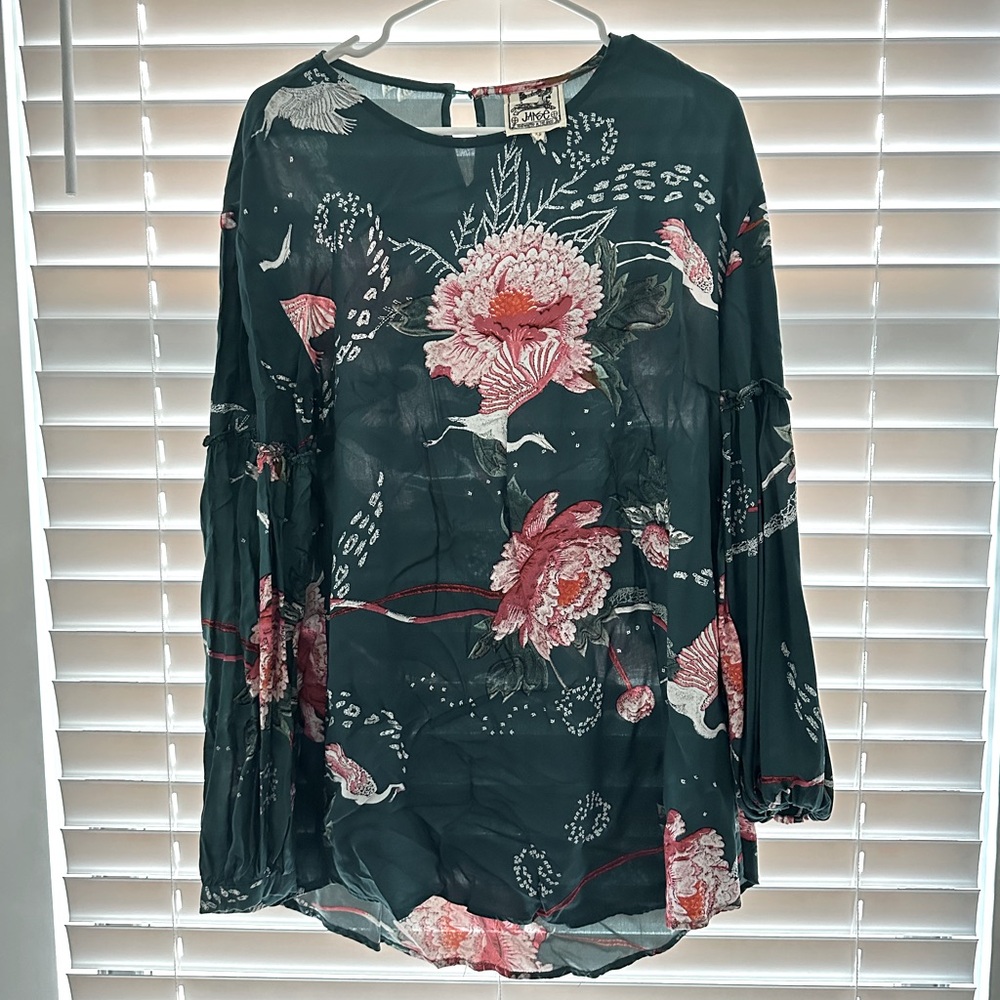 Women’s flowy dress. Purchased from Nordstrom. NWOT.